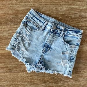 American Eagle Women’s Light Wash Distressed Stretch Denim Shorts